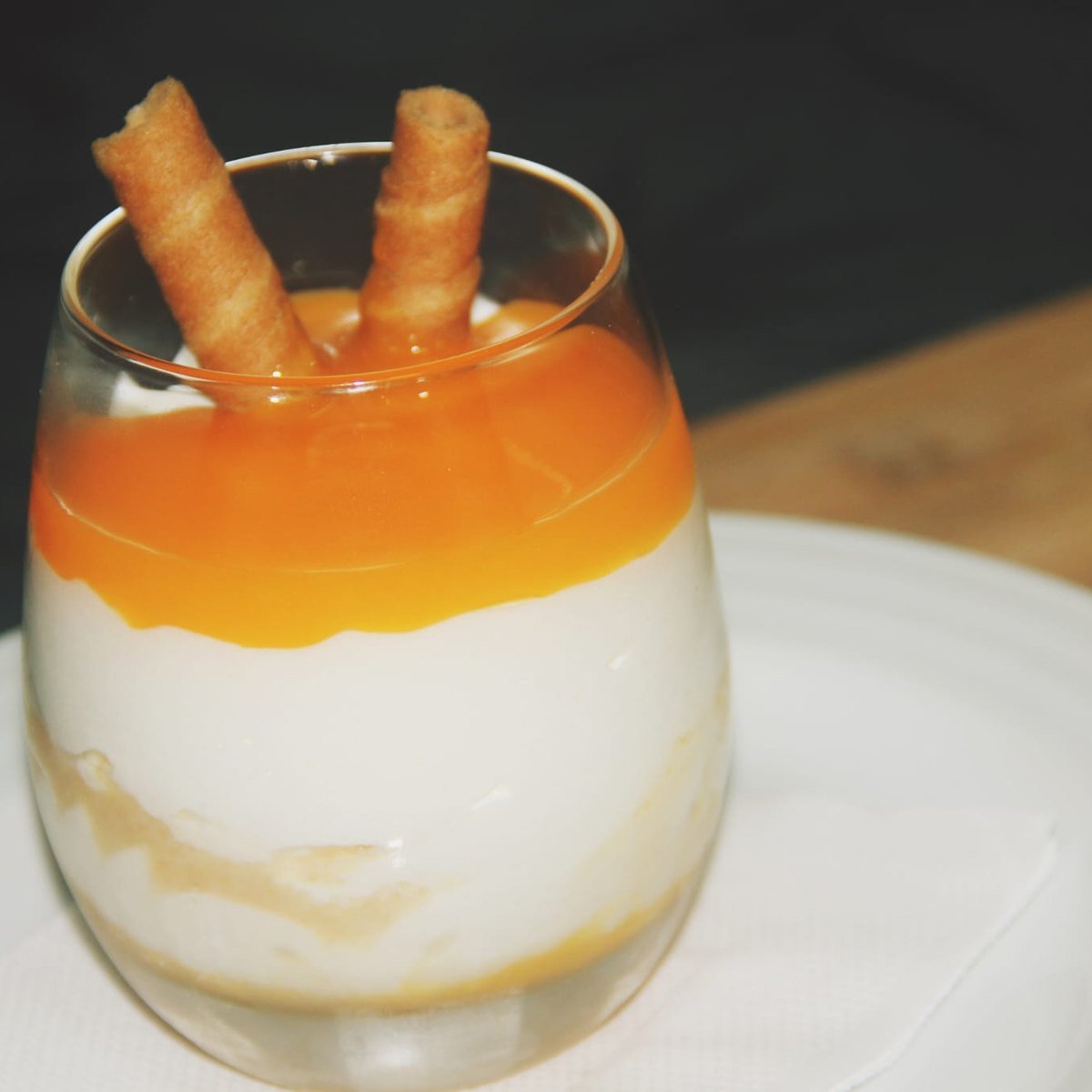 Creme com calda de laranja